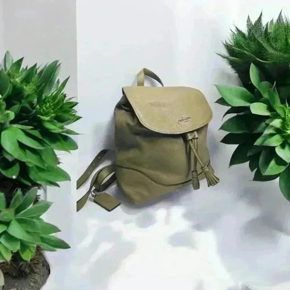 COACH Elle Backpack in clover green pebbled leather - Picture 3 of 11